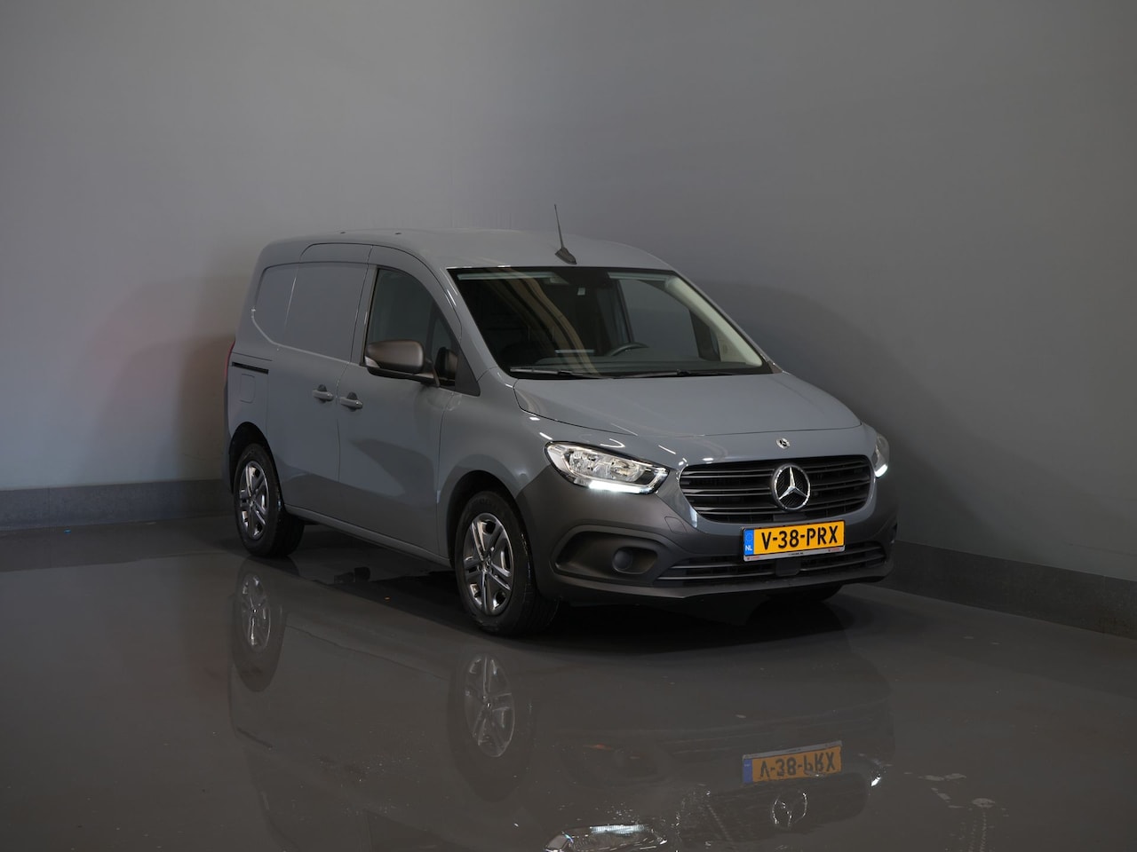 Mercedes-Benz Citan - 110 CDI Aut. Stoelverw./ Carplay/ Cruise/ Camera/ Trekhaak/ DAB - AutoWereld.nl