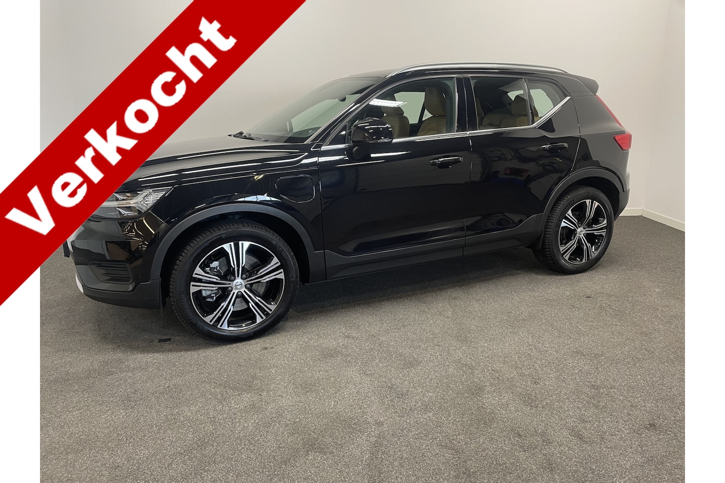 Volvo XC40 - 1.5 T5 Recharge Inscription Trekhaak 1800kg/ Adapt. Cruise/ Camera - AutoWereld.nl