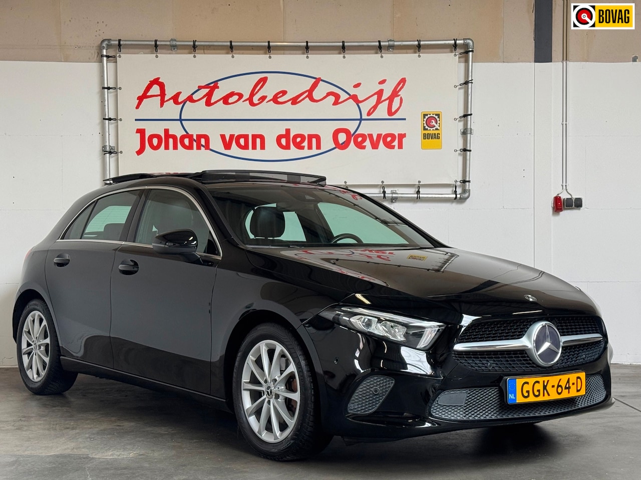 Mercedes-Benz A-klasse - 200 Business Solution AMG|Pano/Schuifdak|Climate|Cruise|Carplay| - AutoWereld.nl