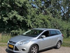 Ford Focus Wagon - 1.6 TI-VCT Trend Nog een degelijke 4 cilinder