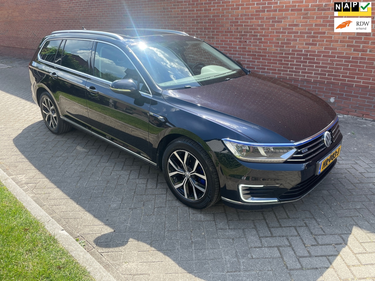 Volkswagen Passat Variant - 1.4 TSI GTE Highline Navi Cruise Clima Pano - AutoWereld.nl