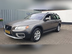 Volvo XC70 - 3.2 MOMENTUM