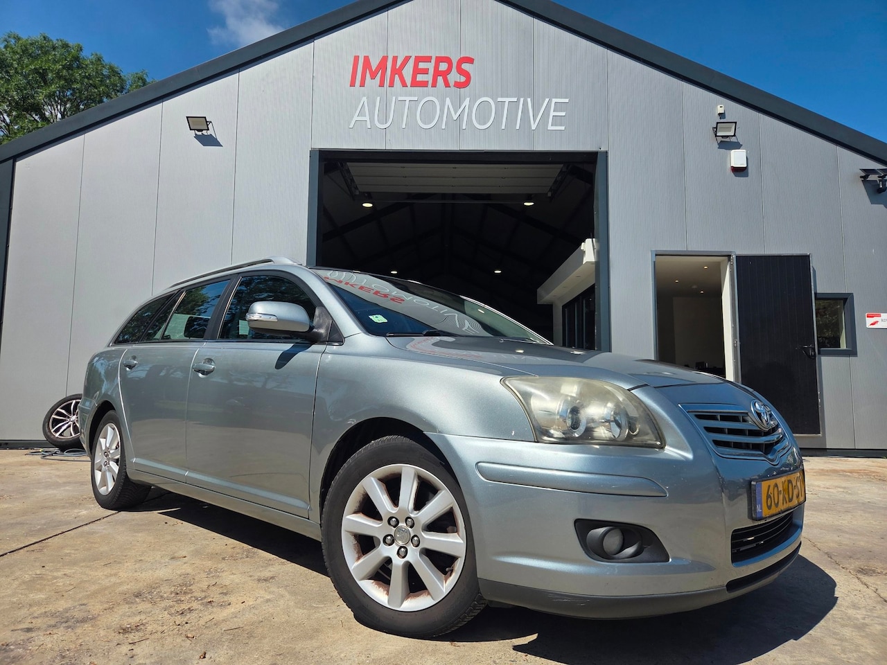 Toyota Avensis Wagon - 2.0 D-4D-F Luna 2.0 D-4D-F Luna - AutoWereld.nl