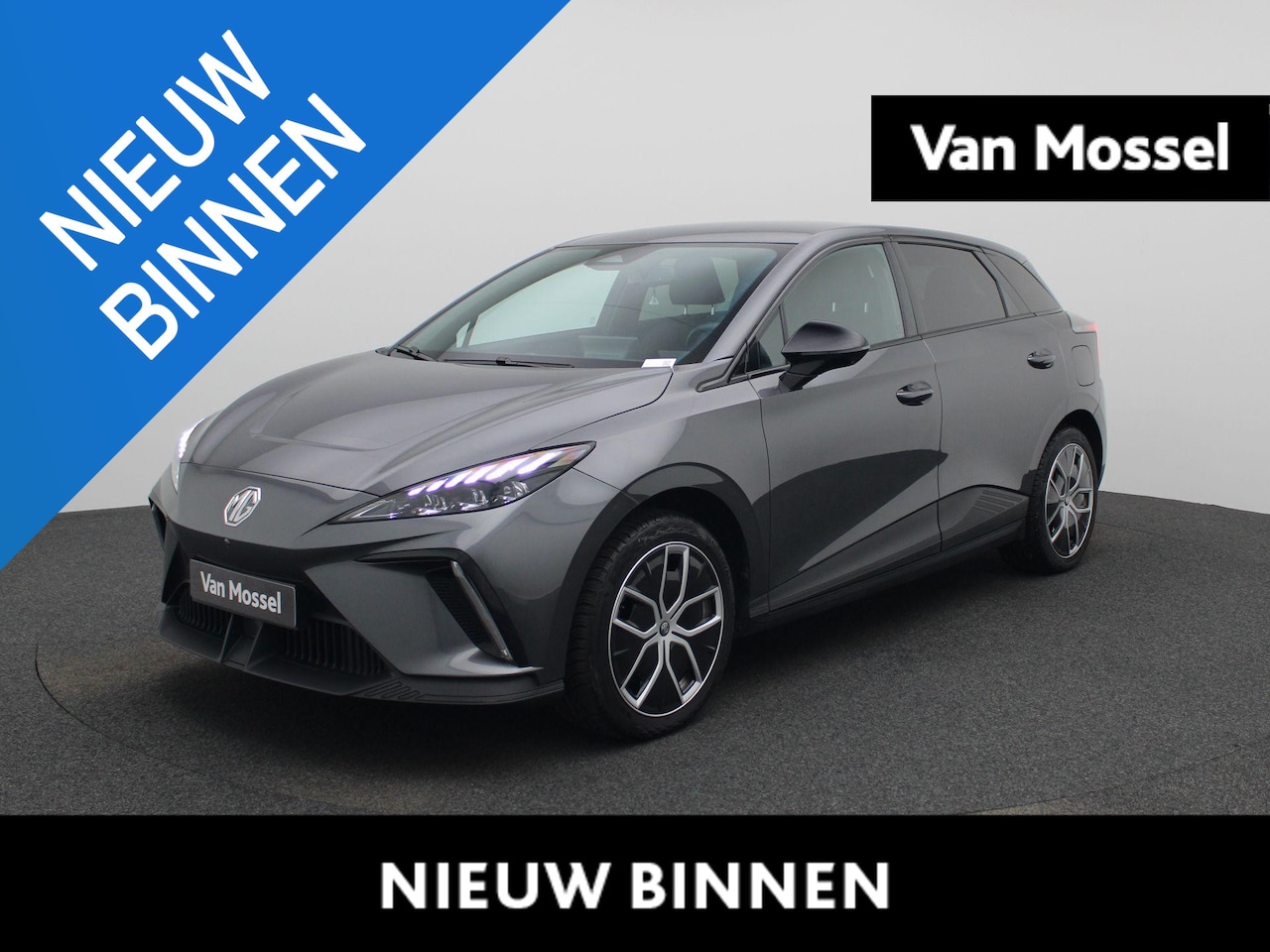 MG MG4 - Luxury 64 kWh | Navi | 360 Camera | Led Koplampen | Apple Carplay | Keyless Entry & Go | - AutoWereld.nl
