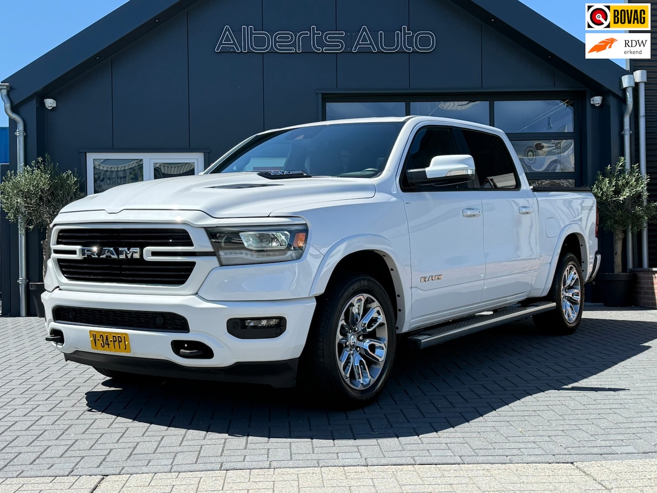Dodge Ram 1500 - 5.7 V8 4x4 Crew Cab Laramie Sport | 2023 | LPG | - AutoWereld.nl