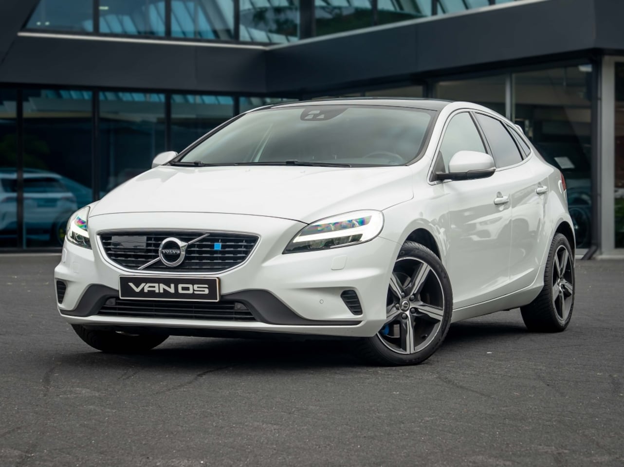 Volvo V40 - 2.0 T5 Inscription | R-Design | Polestar | Heico - AutoWereld.nl