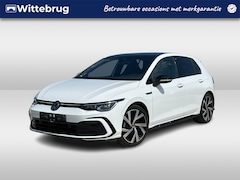 Volkswagen Golf - 1.5 eTSI 150pk DSG R-Line Business / Panoramadak / Black Style / Elek Zwenkbare Trekhaak /