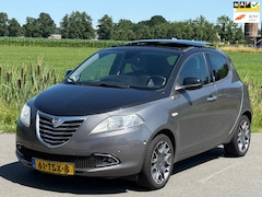 Lancia Y(psilon) - Ypsilon 0.9 TwinAir Platinum | Nap | Automaat | Netjes