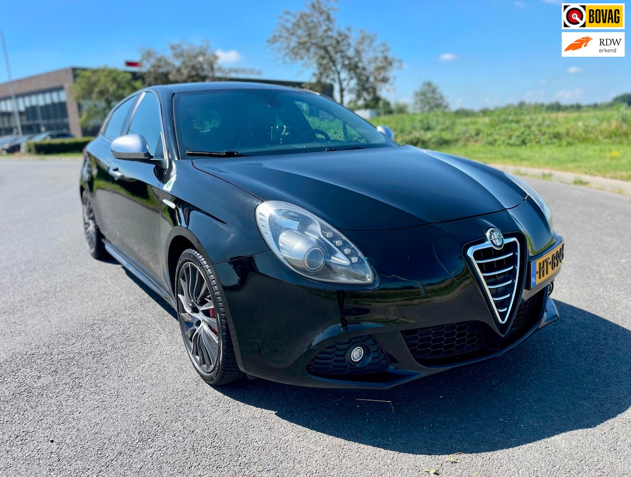 Alfa Romeo Giulietta - 1.7 TBi Quadrifoglio Verde 1.7 TBi Quadrifoglio Verde, 235pk, Trekhaak, Navi, Cruise/Climate, Stoelverw, Bluetooth, G - AutoWereld.nl