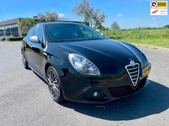 Alfa Romeo Giulietta - 1.7 TBi Quadrifoglio Verde, 235pk, Trekhaak, Navi, Cruise/Climate, Stoelverw, Bluetooth, G