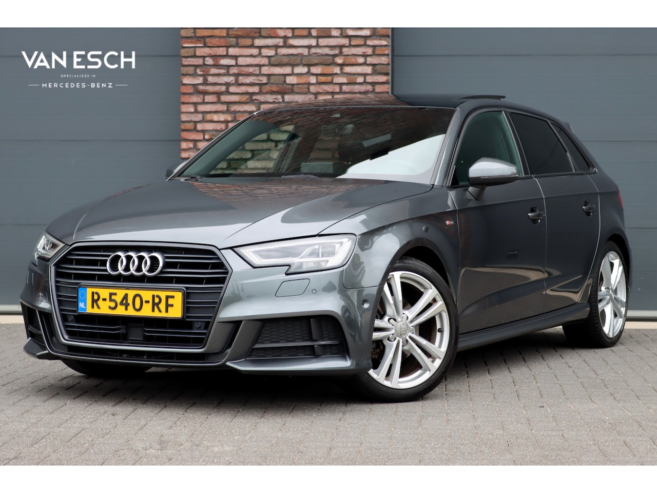 Audi A3 Sportback - 1.5 TFSI CoD Sport S Line Edition | Automaat | Panoramadak | ACC | Massage | Leder | Bang - AutoWereld.nl