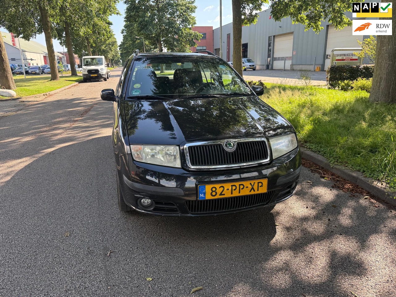 Skoda Fabia Combi - 1.4-16V Elegance airco - AutoWereld.nl