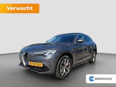 Alfa Romeo Stelvio - 2.0 T 200pk AWD Super | 19'' velgen | Navigatie | Active suspension | Carplay | Elektrisch