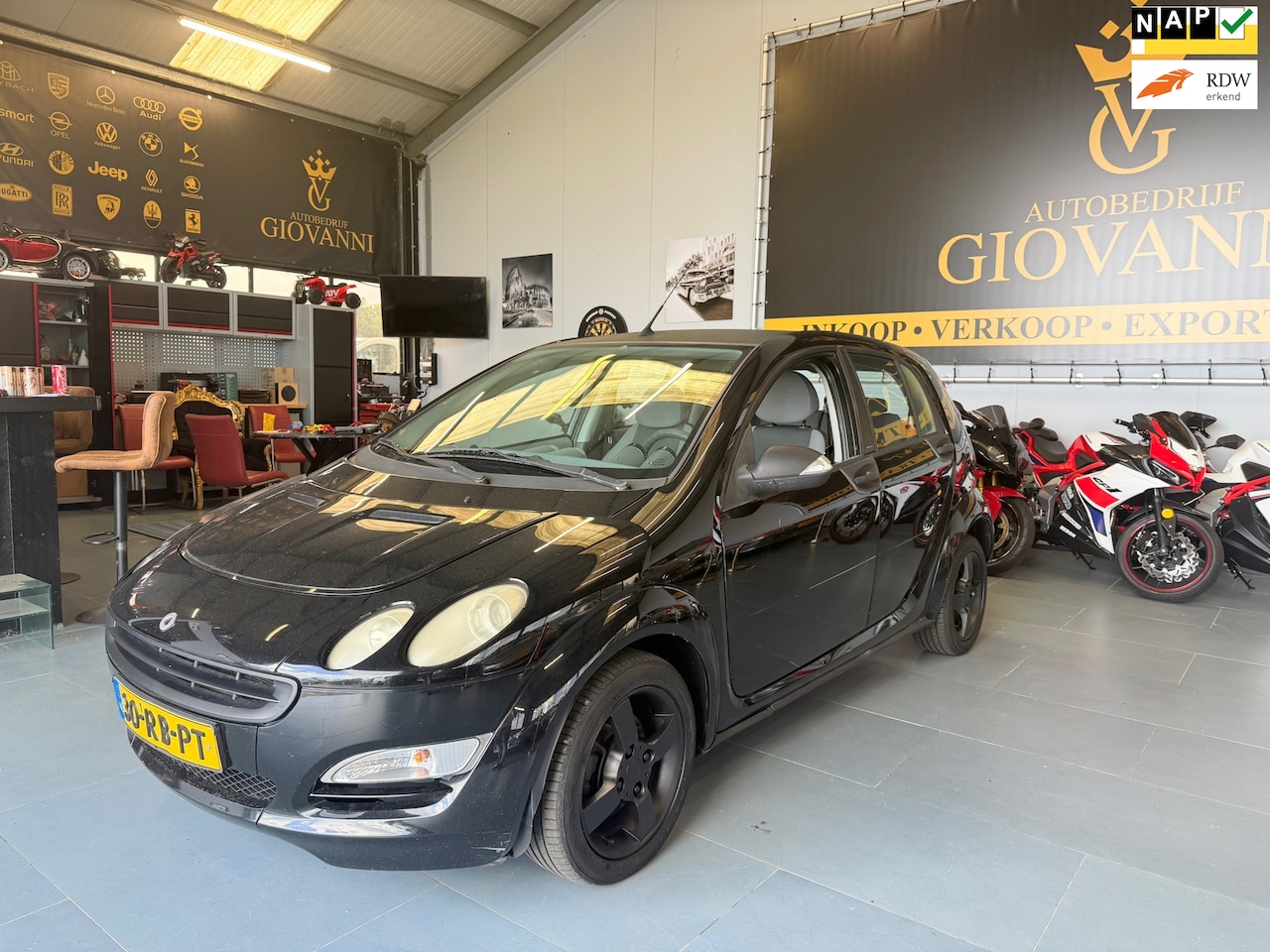 Smart Forfour - inruil mogelijkm 1.1 blackbasic - AutoWereld.nl