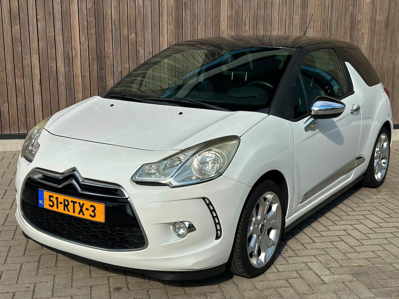 Citroën DS3 - 1.6 e-HDi | NAVI | CLIMA | LMV | - AutoWereld.nl