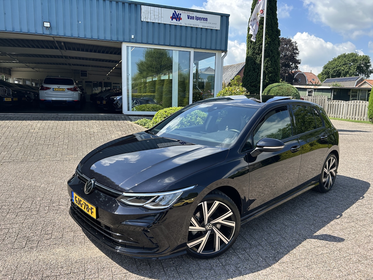 Volkswagen Golf - 1.5 eTSI R-Line 1.5 eTSI R-Line - AutoWereld.nl