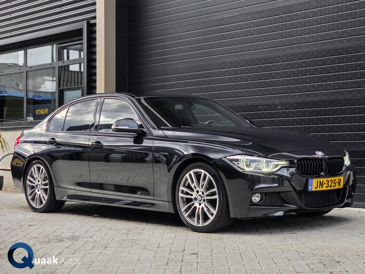 BMW 3-serie - 330e M-Sport | LED | NAVI | ALCANTARA | 19" VELGEN - AutoWereld.nl