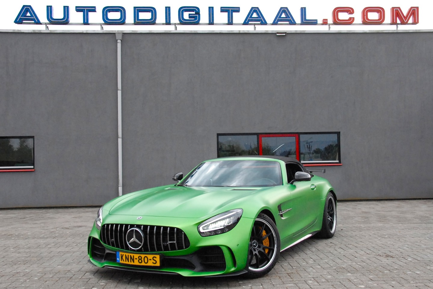 Mercedes-Benz AMG GT Roadster - 4.0 GT-R Roadster 1 van 750 / Keramisch Remsysteem / Distronic Plus / Burmester / Carbon Pakke - AutoWereld.nl