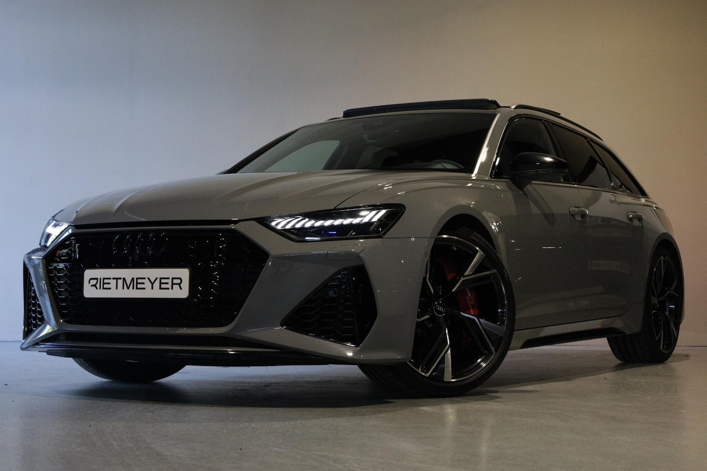 Audi A6 Avant - RS 6 TFSI quattro |Pano |HUD |Keramisch |Achterasbesturing |Stoelventilatie |360° - AutoWereld.nl