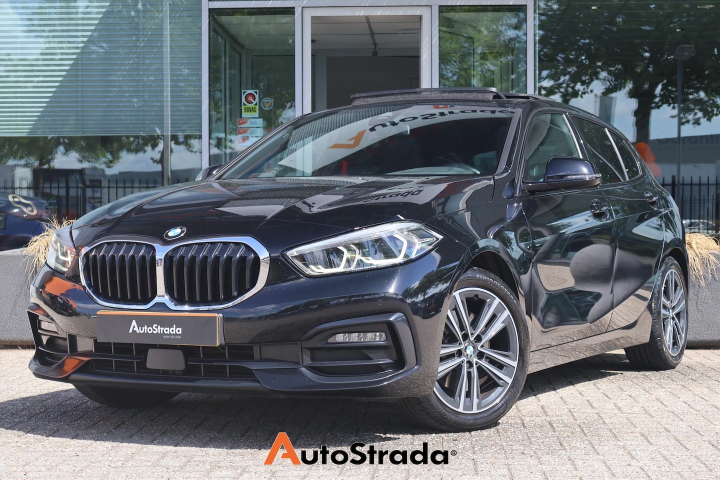 BMW 1-serie - (f40) 118i Sport Edition 136pk | Pano | Camera | LED | Virtual | Stoelverwarming | Carplay - AutoWereld.nl