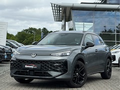 Volkswagen T-Roc - 1.5 eTsi R-Line 150pk Pano Trekhaak Keyless Camera Stoel/Stuur verwarmd