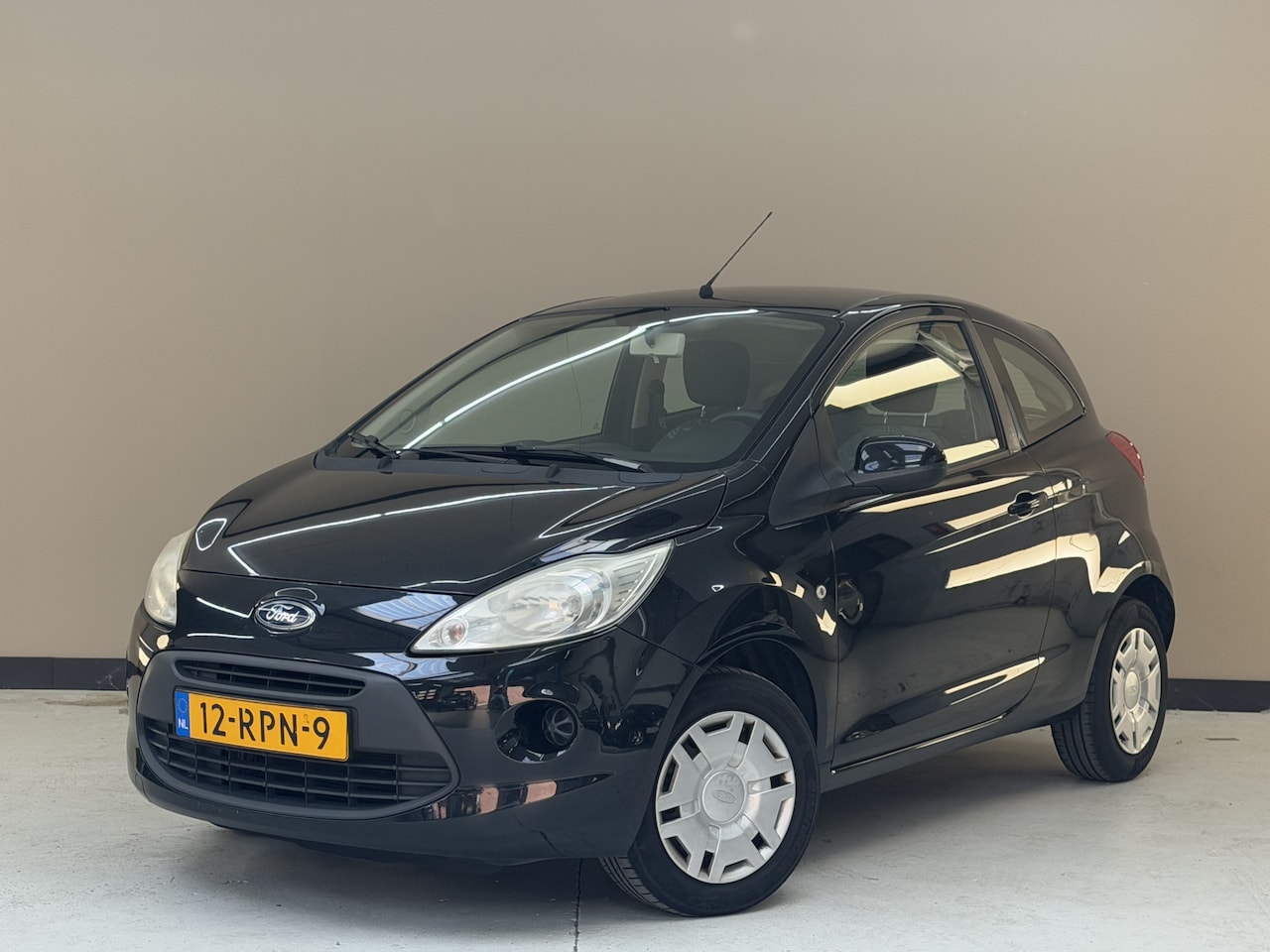 Ford Ka - 1.2 Cool & Sound, 70Pk, 2011, Nederlandse auto, Airco, AUX aansluiting, Elektrische ramen, - AutoWereld.nl