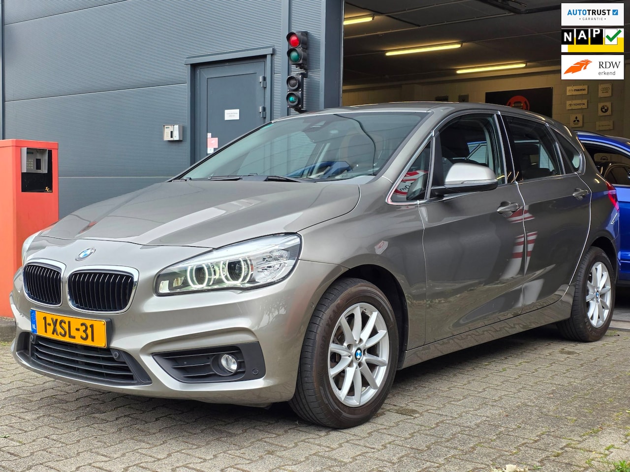 BMW 2-serie Active Tourer - 218i Executive / NIEUWE OH.BEURT + APK-KEURING + ACCU / VOOR DE VOLLE 100% RIJKLAAR ! - AutoWereld.nl