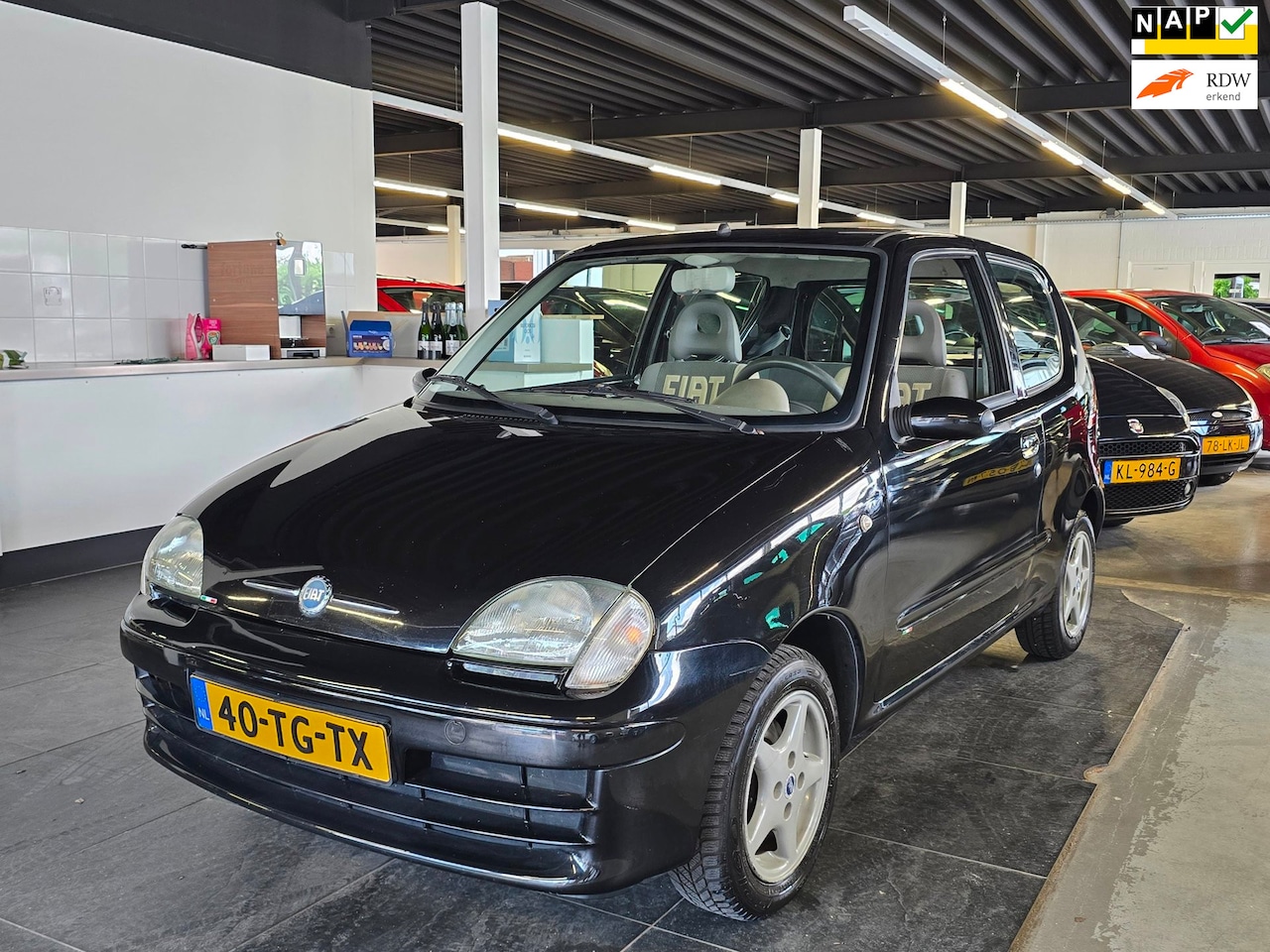 Fiat Seicento - 1.1 Young/STUURBEKRACHTEGING/N.A.P/ - AutoWereld.nl