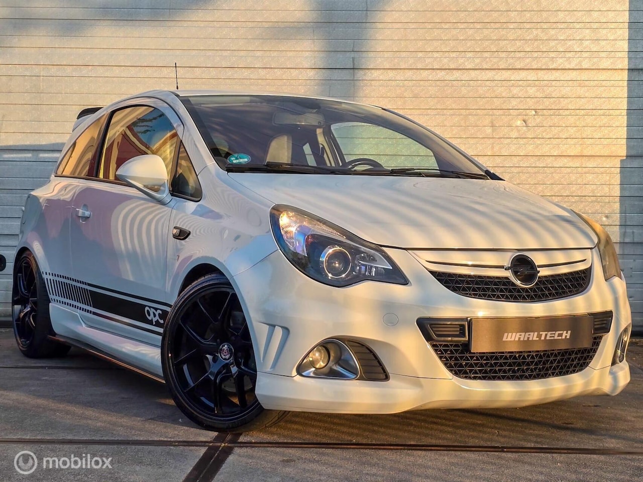 Opel Corsa - 1.6-16V Turbo OPC Nürnburgring Edition 1.6-16V Turbo OPC Nürnburgring Edition - AutoWereld.nl