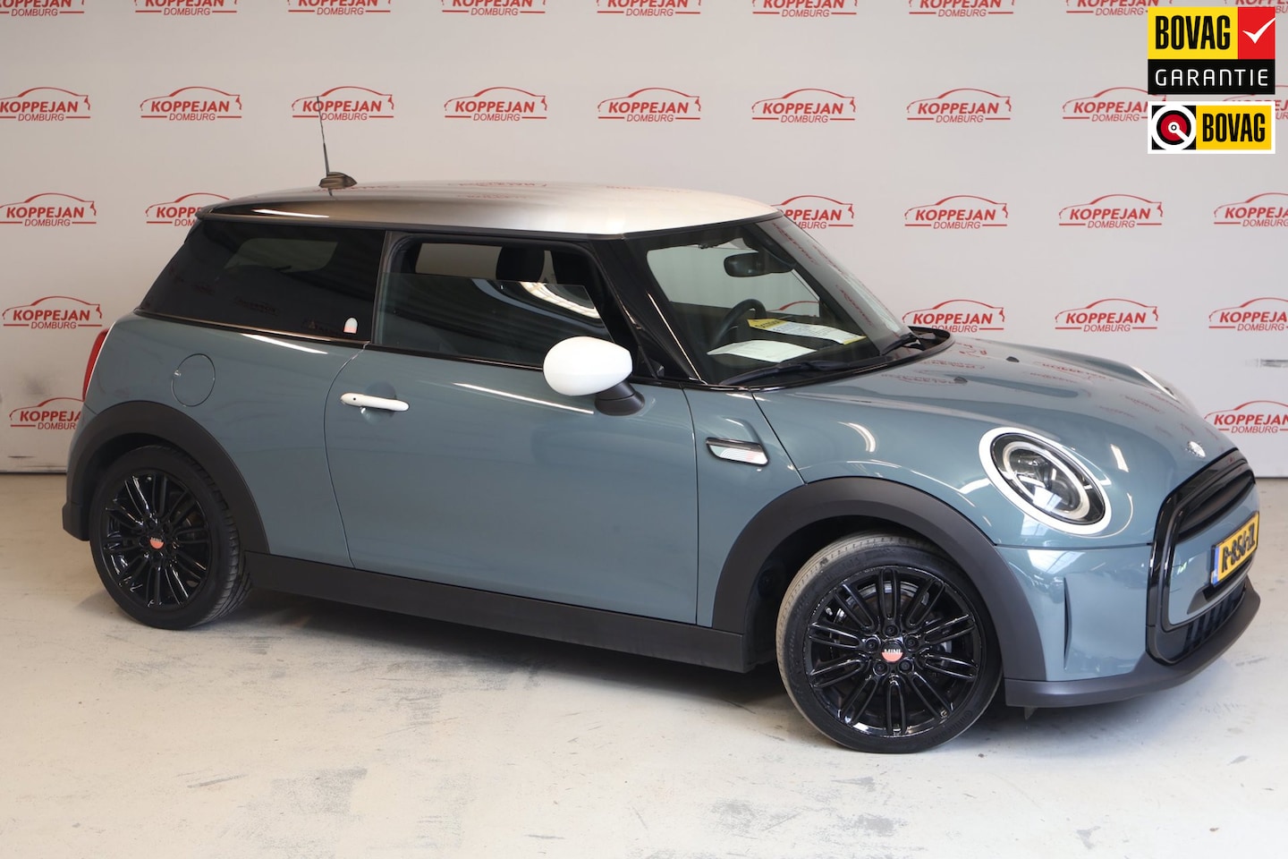 MINI 3-Deurs - 1.5 Cooper Multitone Edition ORG NL,Facelift, Stoelverw, Leder, Keyless, - AutoWereld.nl