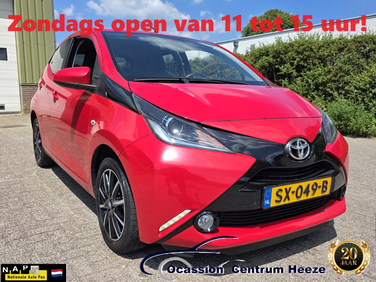 Toyota Aygo - 1.0 VVT-i x-Joy! 1e Eig! Camera! Clima! Half Leder! Juli Maand? AKTIE Maand! - AutoWereld.nl