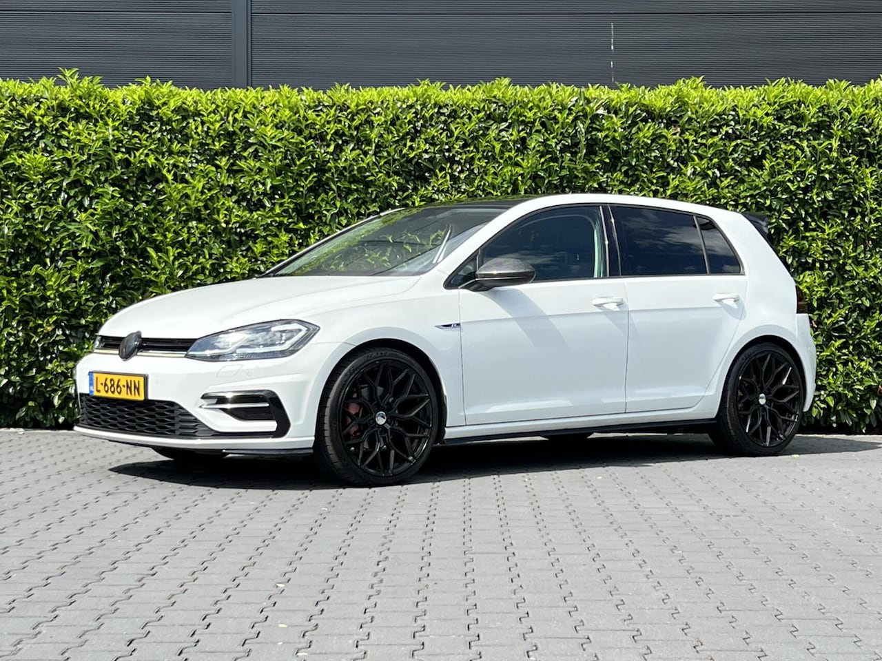 Volkswagen Golf - 1.4 TSI Highline Business R 1.4 TSI Highline Business R, R LINE, FACELIFT, VIRTUAL, LED, DYNAMIC, NAVIGATIE, CRUISE CO - AutoWereld.nl