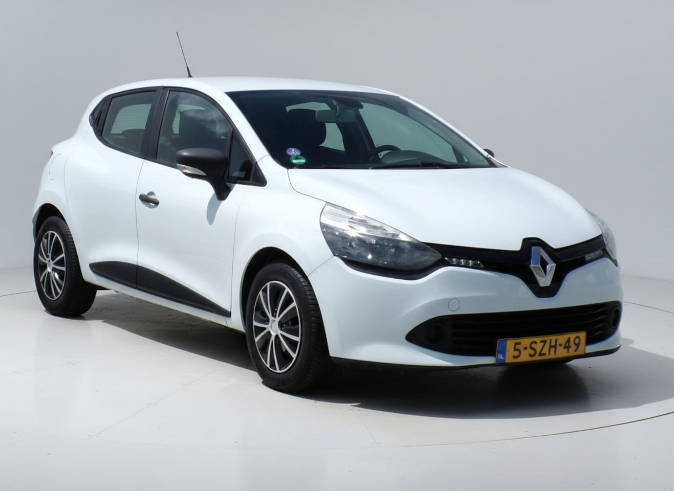 Renault Clio - 0.9 TCe Authentique|Cruise|Airco|Bluetooth - AutoWereld.nl
