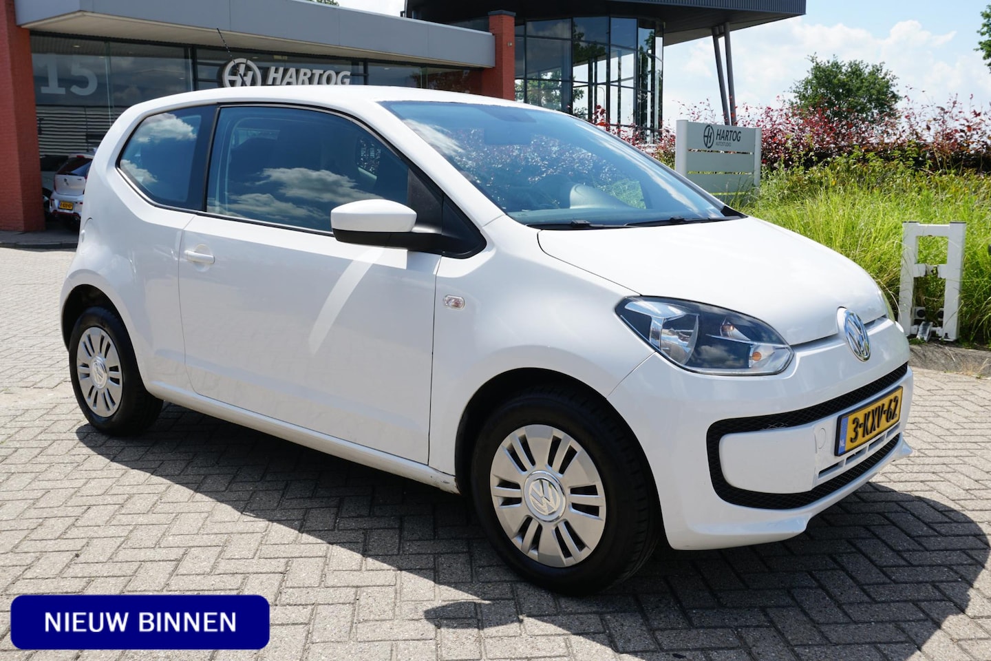 Volkswagen Up! - 1.0 move up! * optische schade * + NAVI / BLUETOOTH - AutoWereld.nl