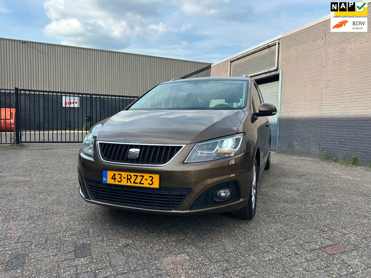 SEAT Alhambra - 1.4 TSI Style 7p Aut. Clima Cruise Navi Leer PDC Xenon Trekhaak. - AutoWereld.nl
