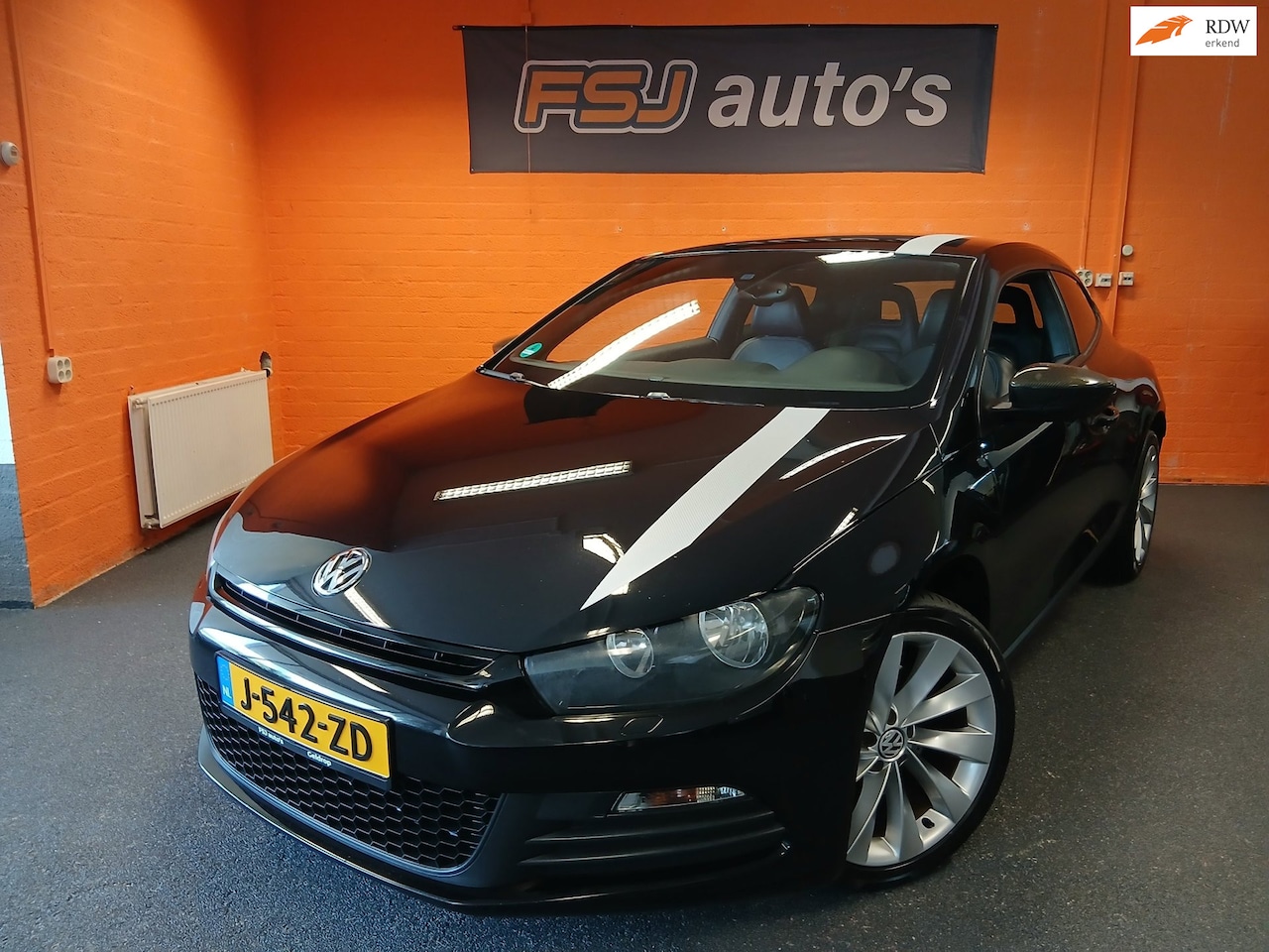 Volkswagen Scirocco - 2.0 TSI / DSG-AUTOMAAT / LEDER / NAVI!! - AutoWereld.nl
