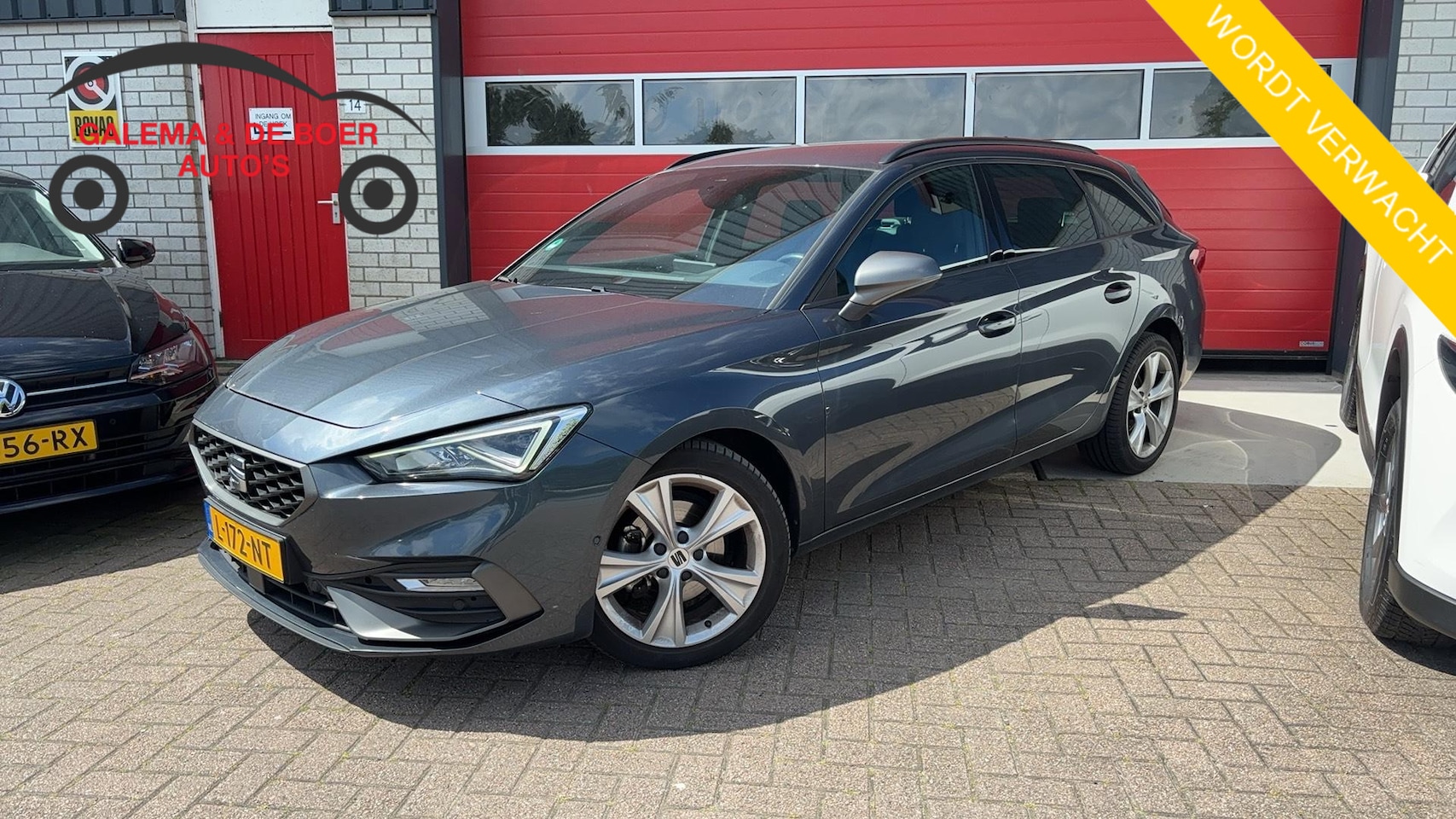 SEAT Leon Sportstourer - 1.5 TSI FR Business Intense CAMERA / KEYLESS / FULL LED / CARPLAY / STOELVERW / STUURVERW - AutoWereld.nl