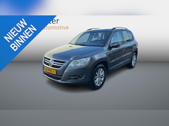 Volkswagen Tiguan - 1.4 TSI Comfort&Design Navigatie|Trekhaak|Volledig Onderhouden