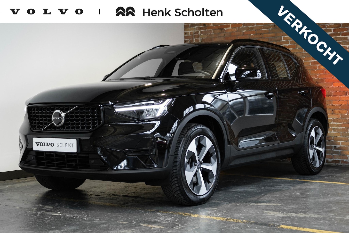 Volvo XC40 - B4 Plus Dark | Trekhaak Semi-elektrisch | Adaptieve Cruise Control | Pilot Assist | Verwar - AutoWereld.nl