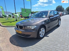 BMW 1-serie - 120i Business Line / Zeer netjes / Automaat / APK juni 2027