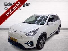 Kia e-Niro - ExecutiveLine 64 kWh | Pano / schuifdak| SOH 100% | Cruise control ad. | Apple Carplay/And