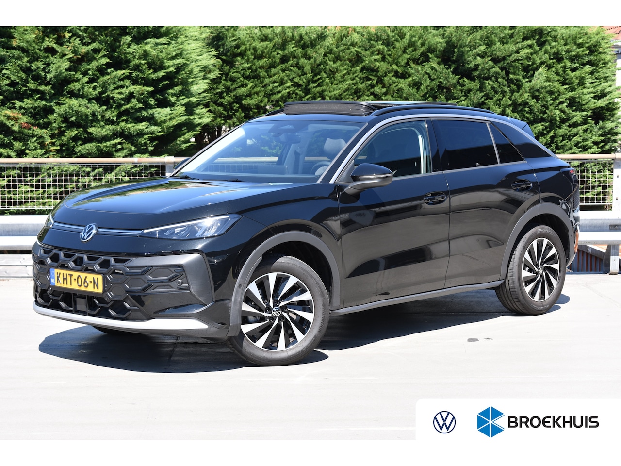 Volkswagen T-Roc - 1.5 eTSI 115PK DSG Life First Edition | Multimedia Pakket | Dode-hoek detectie | Elektrisc - AutoWereld.nl