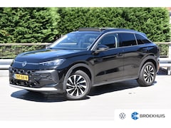 Volkswagen T-Roc - 1.5 eTSI 115PK DSG Life First Edition | Multimedia Pakket | Dode-hoek detectie | Elektrisc
