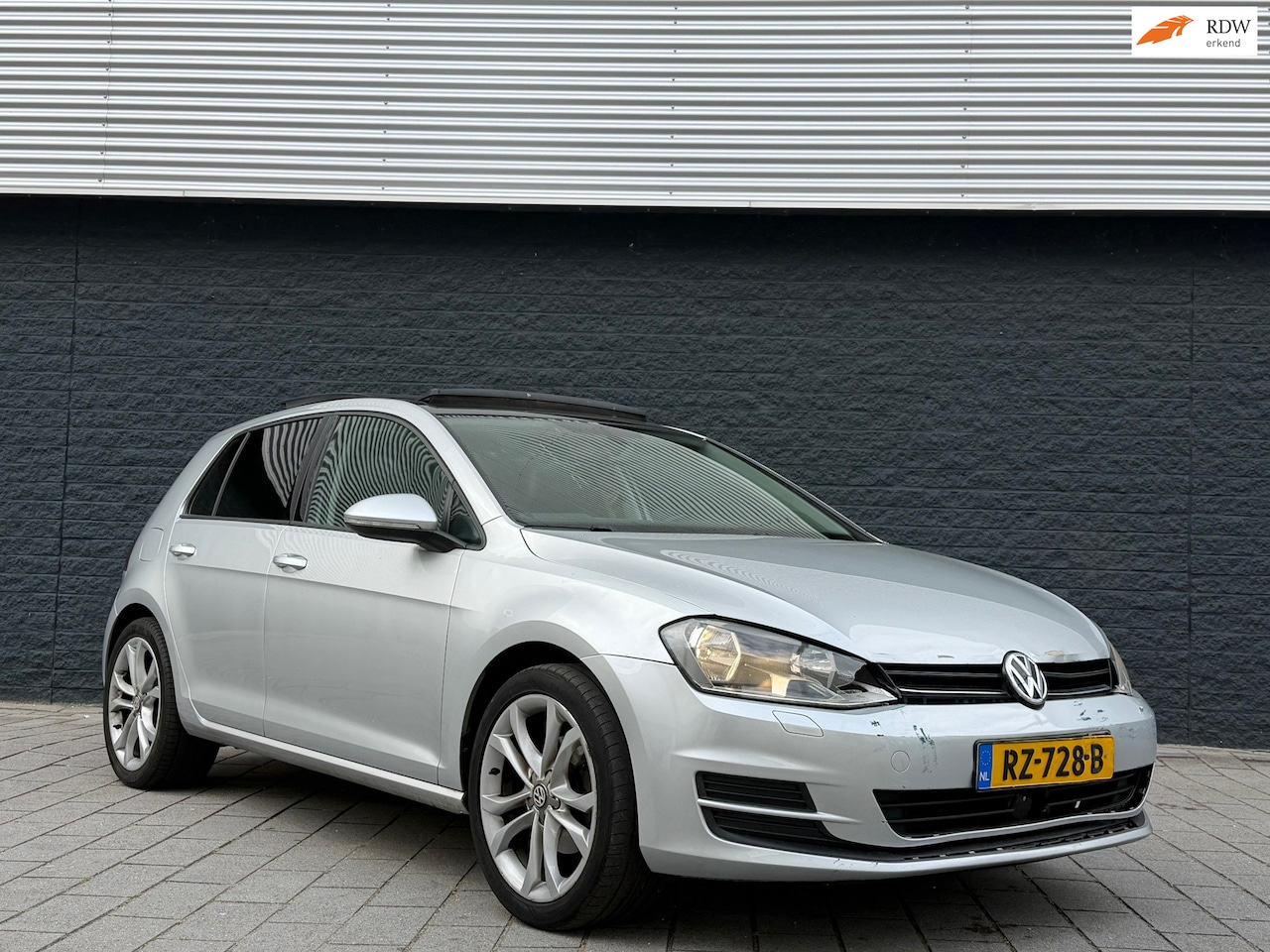Volkswagen Golf - 1.2 TSI Highline DSG/PANO - AutoWereld.nl