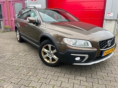 Volvo XC70 - 2.4 D5 215pk AWD Summum / Trekhaak max. 2.100kg / Leder / Elektr. stoel met geheugen / BLI