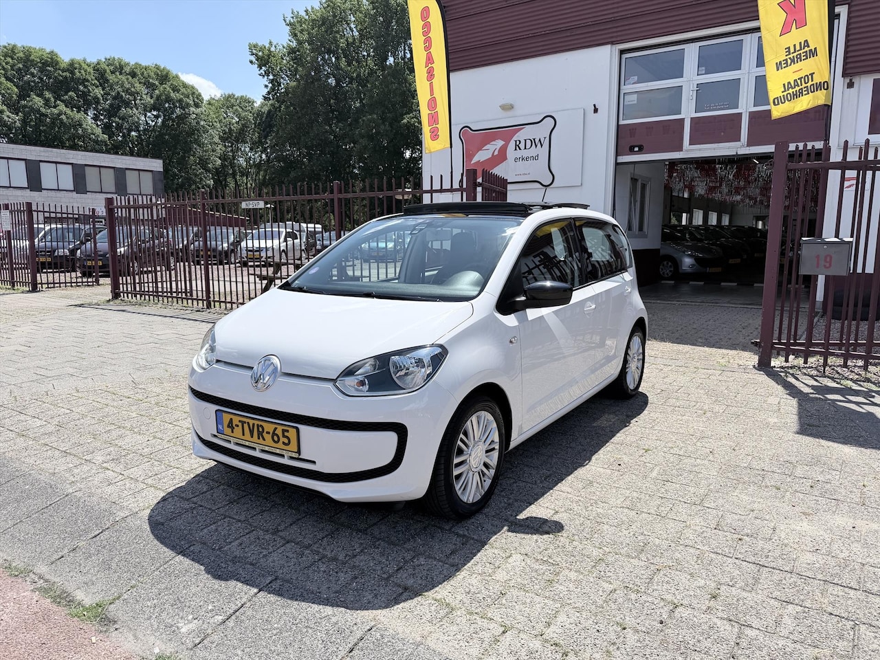 Volkswagen Up! - 1.0 60PK 5D BMT Take up! Panoramadak - AutoWereld.nl