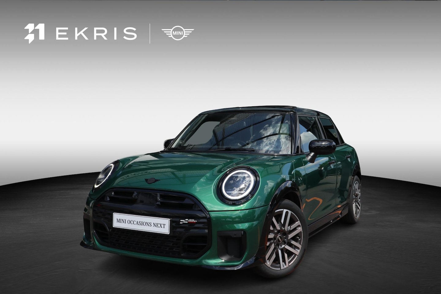 MINI 5-Deurs - Cooper S | John Cooper Works | Panorama Dak | Harman/Kardon | Rondomzicht Camera - AutoWereld.nl