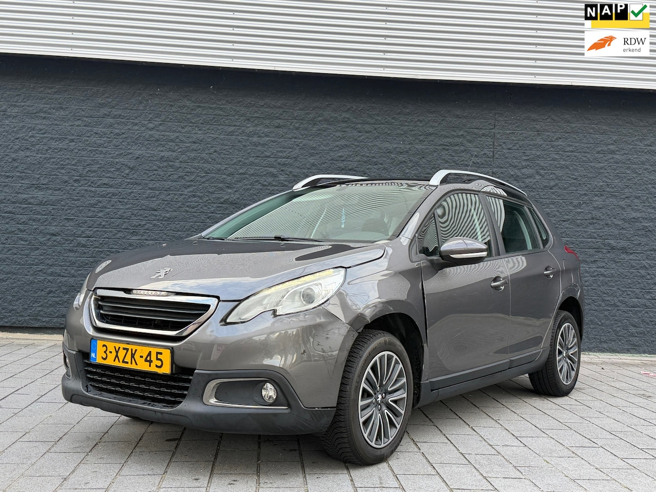 Peugeot 2008 - 1.2 PureTech Active AUTOMAAT/GLASDAK - AutoWereld.nl