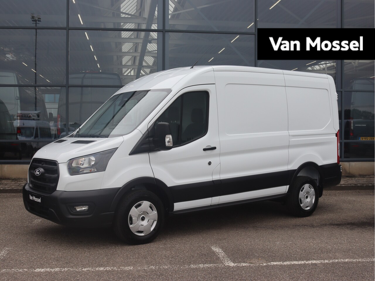 Ford Transit - 350 2.0 TDCI 130 pk L2H2 Trend | CLIMA/CAMERA/CARPLAY/12" TOUCHSCREEN | - AutoWereld.nl
