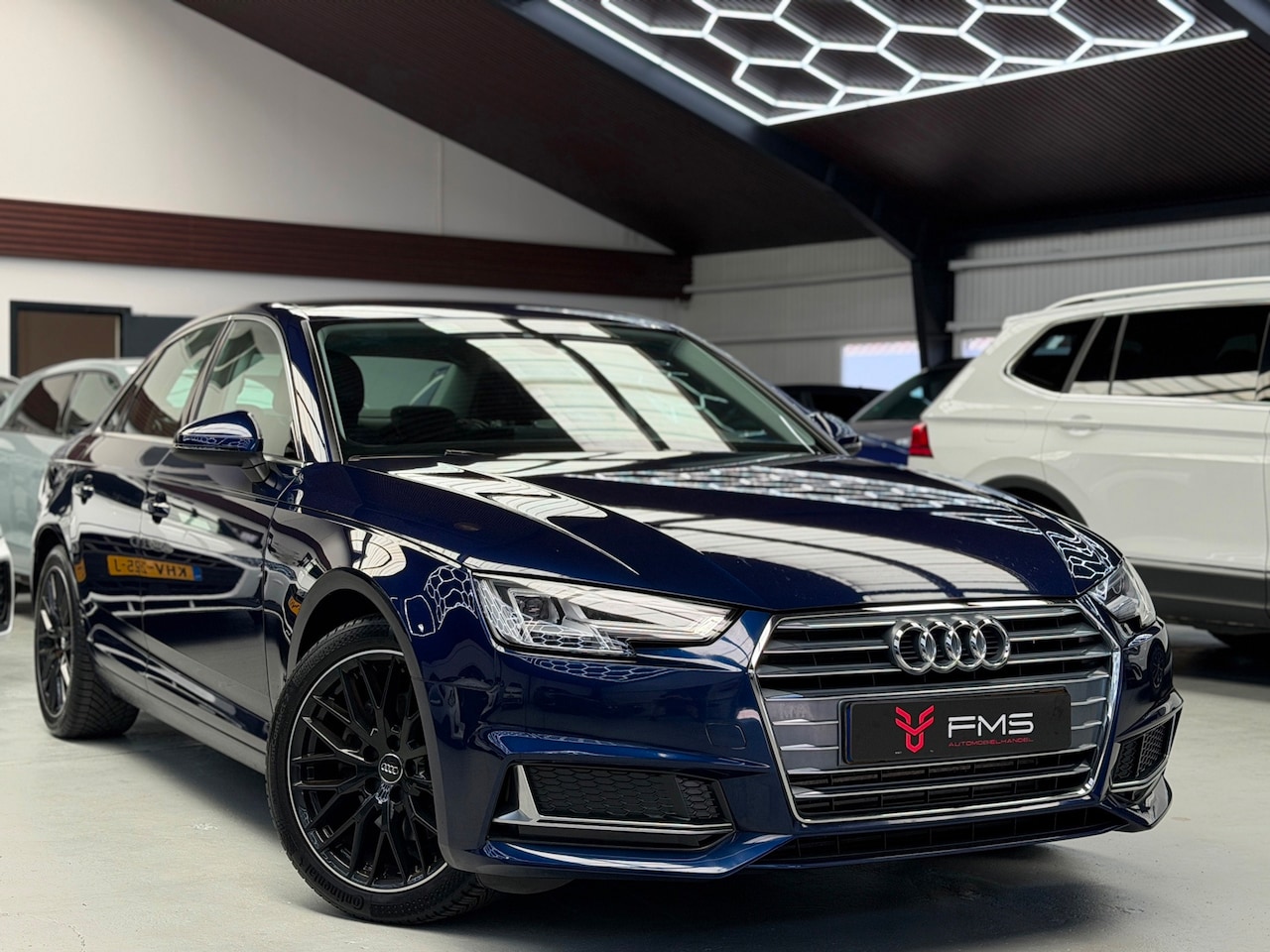 Audi A4 Limousine - 35 TFSI Sport Edition Automaat Bluetooth - AutoWereld.nl
